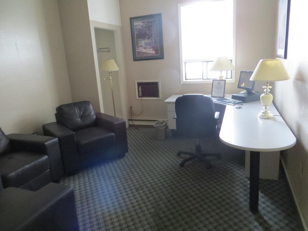 Ba Hotel Red Deer Eksteriør billede