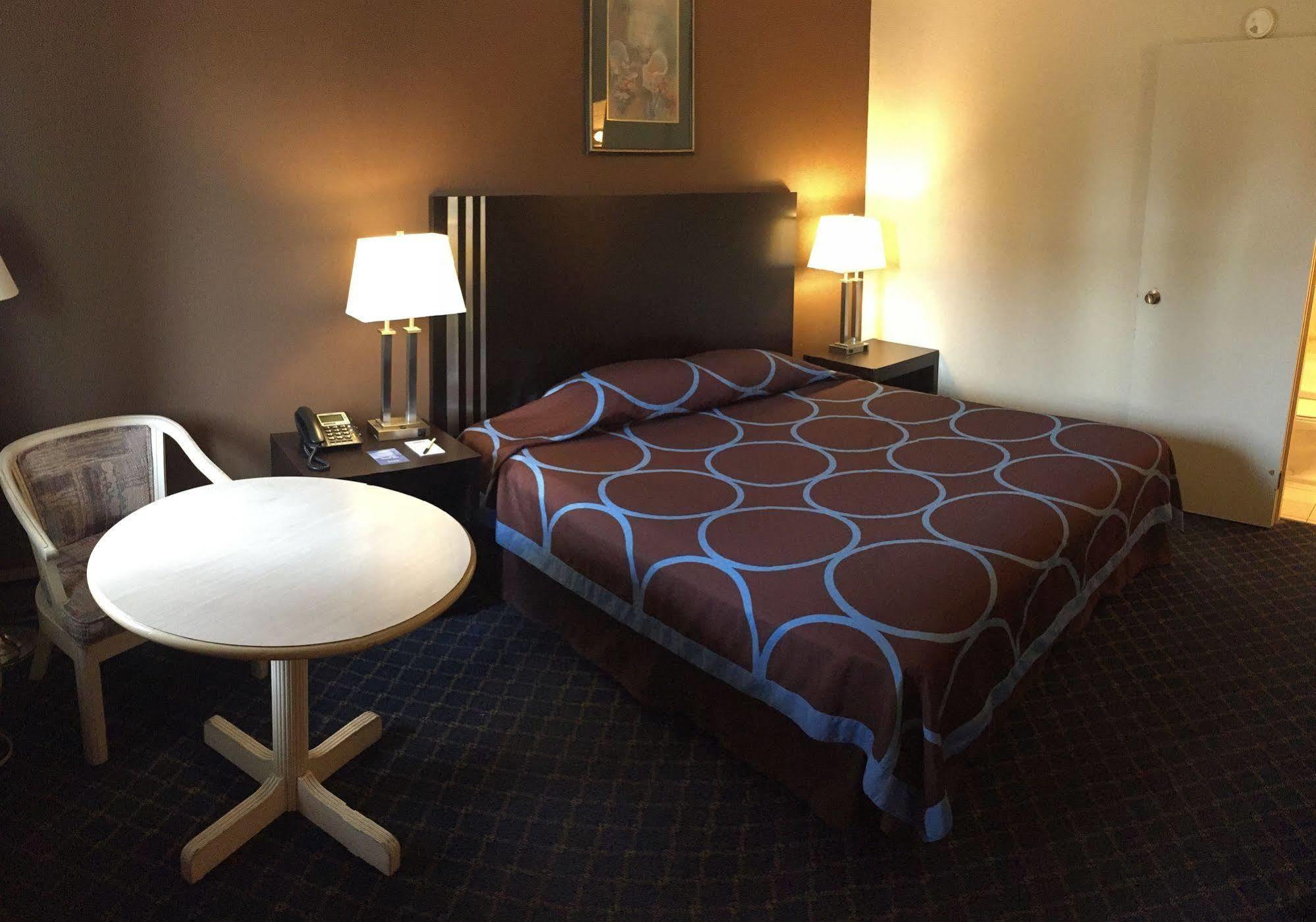 Ba Hotel Red Deer Eksteriør billede