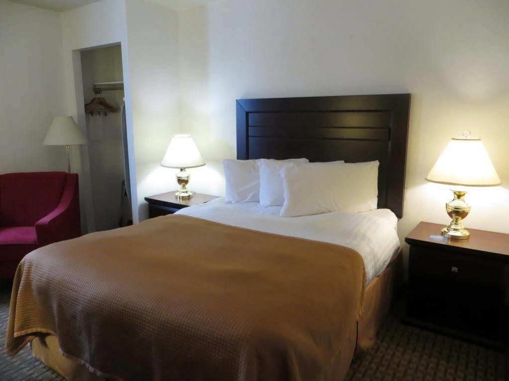 Ba Hotel Red Deer Eksteriør billede
